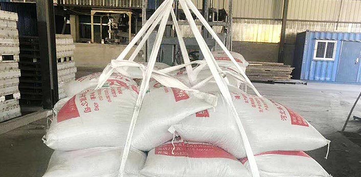 耐高溫(wen)噸袋主要(yào)用于包裝(zhuang)羊毛、布匹(pi)貨物的包(bāo)裝材料